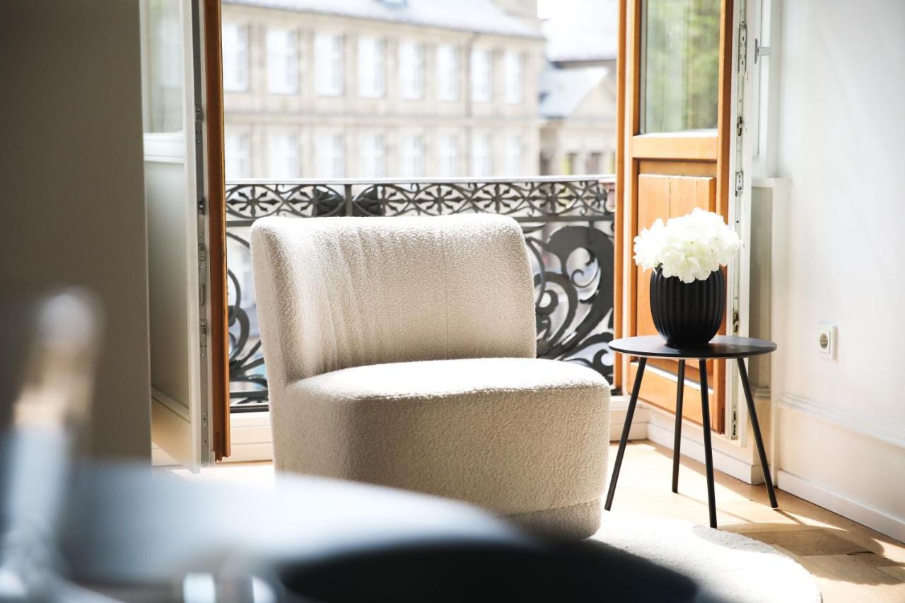 Palais Passy~Design Suite Mit Ausblick Im Zentrum ヴィースバーデン エクステリア 写真