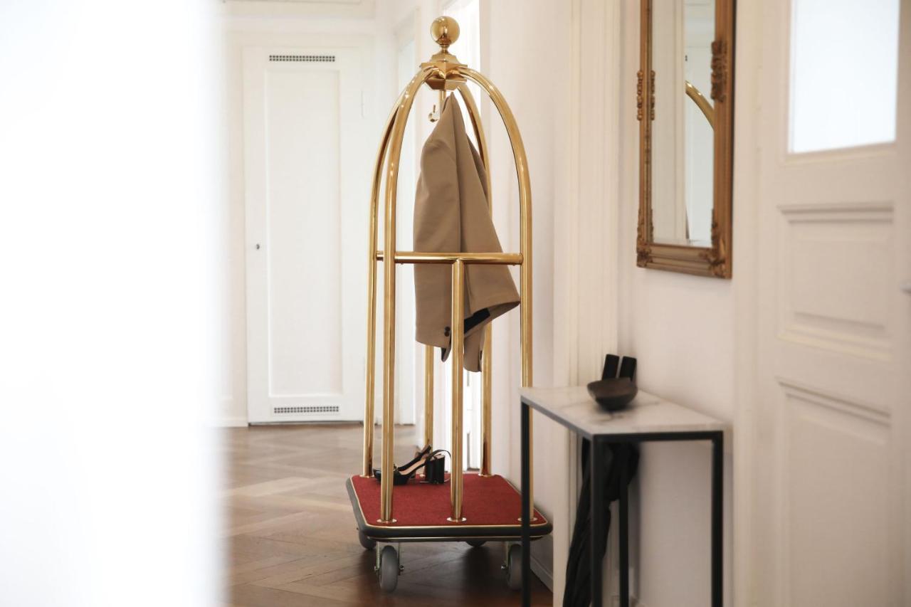 Palais Passy~Design Suite Mit Ausblick Im Zentrum ヴィースバーデン エクステリア 写真